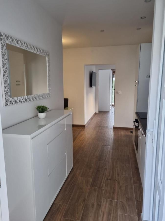 Angel Wing Apartmant Duce Bagian luar foto